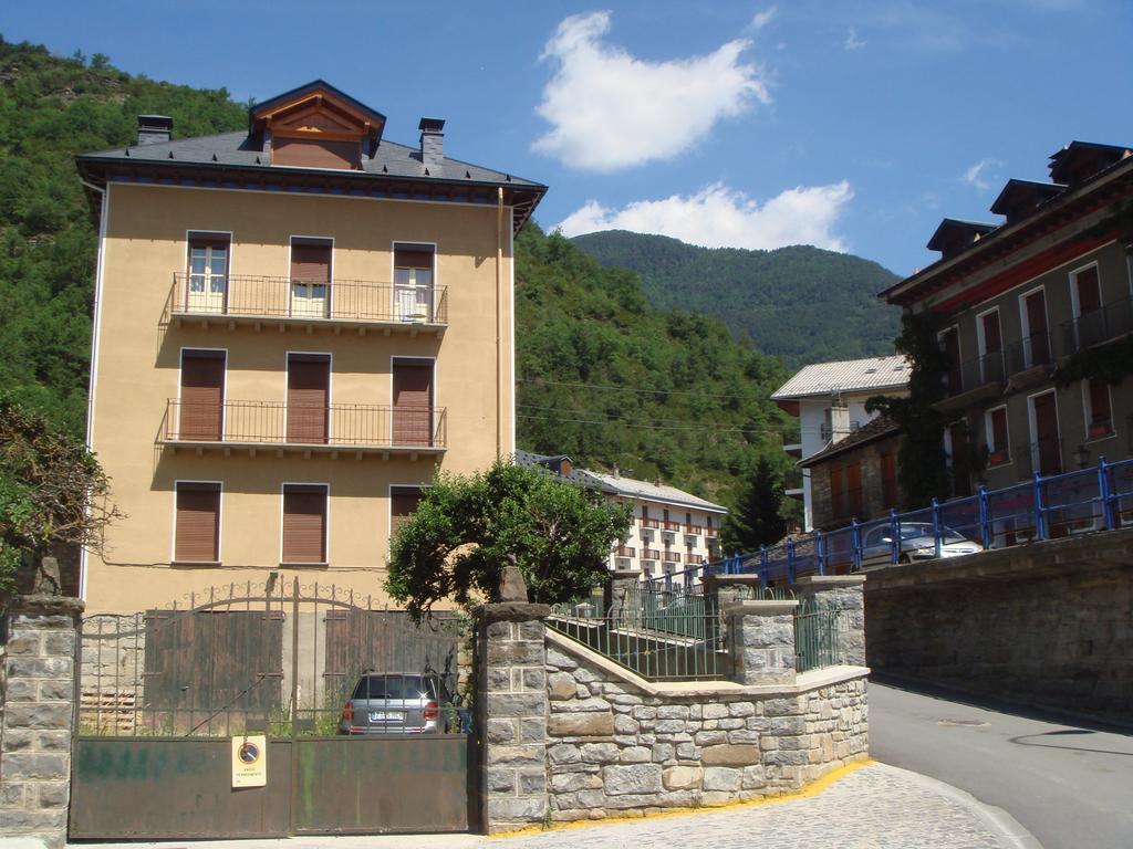 Apartamentos Valles Broto Pokoj fotografie